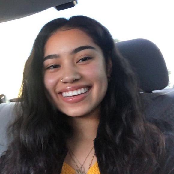 Meet your Posher, Elisa - Picture 1 of 1